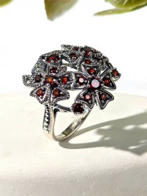 Серебряное кольцо ALEXANDRE VASSILIEV с гранатом и марказитами Swarovski