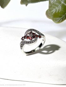 Серебряное кольцо ALEXANDRE VASSILIEV с гранатом и марказитами Swarovski